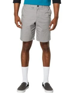 Oakley In The Moment 19" Hybrid Shorts